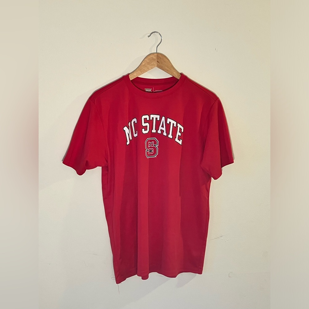 NC State Wolfpack Athletic Shirt Size L